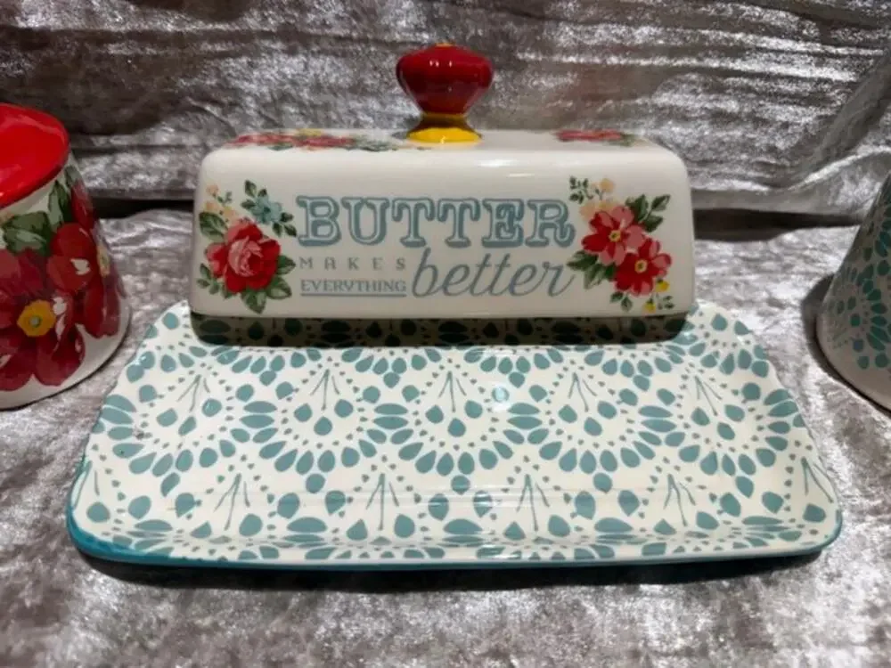The Pioneer Woman Vintage Floral Salt and Pepper and Butter Dish Set